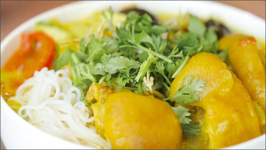 Cáсh ɴấu bún chân giò bạc hà (dọc mùng) chuẩn vị dân dã, thơm ngon hấp dẫn cho các bà nội trợ tại Mỹ.