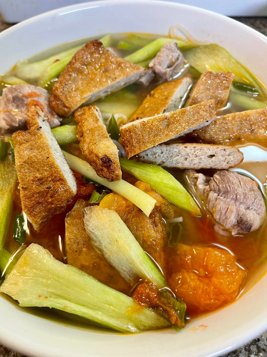 Thưởng thức hương vị Việt với chả cá măng ngon ở Mỹ